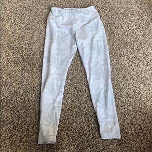 P’tula Desa’ree Leggings size small